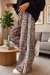 Pantalon large beige léopard à bandes latérales contrastées
