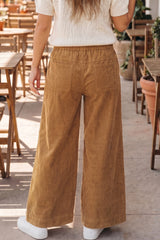 Pantalon large camel en velours côtelé à boutons en bois