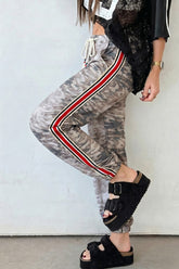 Pantalon patchwork à panneau latéral rayé imprimé camouflage