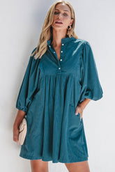 Vestido de manga azul y brazalete de terciopelo acanalado con espinillas de prensa y cintura Empire