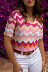 Short -sleeved sweater and knitted V -neck for chevrons and pink stripes
