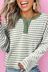 Top de manga larga Henley textured con rayas verdes *