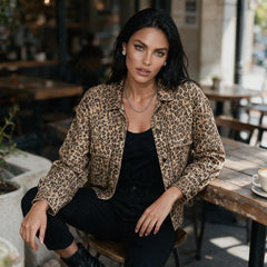 Veste en jean beige imprimé léopard à poches plaquées en coton