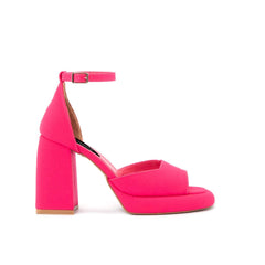 Sandalias de actitud de moda