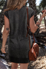 Vestido de sudadera negra con mangas cortas *