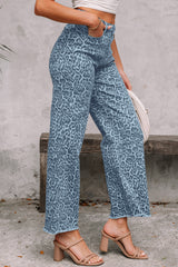 Jean taille haute à jambe large et bord effiloché léopard bleu ciel