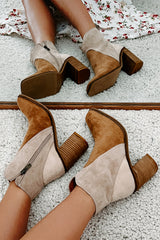 Bottes camel bicolores en suédine à bout carré et talon large