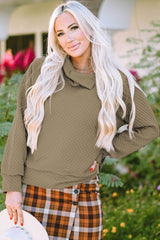 Escote abotonado y cuello de trepadora