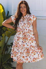 Robe courte à imprimé floral géométrique abricot avec bordure à volants et manches flottantes