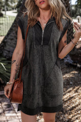 Vestido de sudadera negra con mangas cortas *