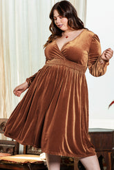 Camel overlier velvet dress, V -neck, ball sleeves