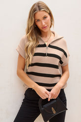 Short sleeve sweater and zipped khaki striped collar