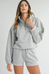 Ensemble sweat-shirt zippé et short gris clair à col montant-A WOMAN WE LOVE