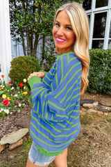 Pull ample à rayures bleu ciel et col rond *