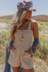 Combi-short sans manches smockée à boutons beige-A WOMAN WE LOVE