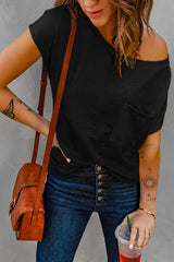 Black T-shirt with pockets with side slits