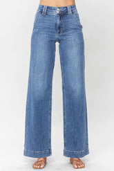 Jean droit bleu ciel à double bouton et braguette zippée