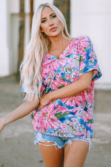 V-collar-collar t-shirt and pink floral print