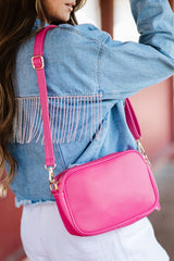 Sac à main compact rose fuchsia en simili cuir avec pompon