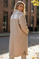 Sherpa de capa larga abotonada con mosaicos de collar y baldosas grises ahumadas