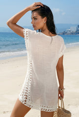 WHITE ÉVASION – The flowing beach dress with captivating elegance