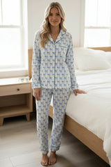 Ensemble pyjama doux bleu ciel à imprimé nœud papillon
