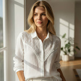 Chemise froissée en dentelle florale blanche *