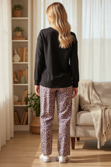 Long -sleeved lounge set and leopard printed pants