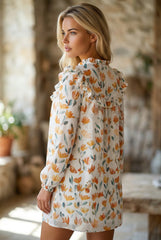 Robe courte à manches longues et volants