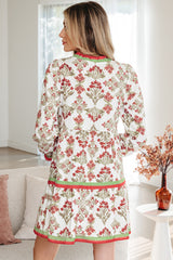 Robe évasée à manches longues et col à volants