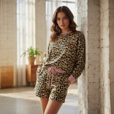 Ensemble short et pull à manches longues et imprimé léopard rose à bords contrastés