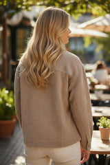 Veste boutonnée kaki foncé avec poche poitrine texturée