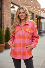 Veste orange à carreaux avec poches poitrine et col rabattu