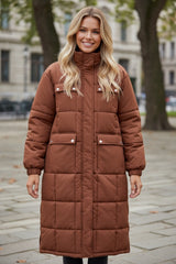 Manteau mi-long zippé à col montant et matelassé café