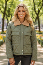 Jungle green padded jacket with plush collar and flap pockets