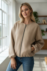 🧥 ESSENTIEL URBAIN – La veste zippée chic au quotidien