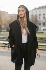 🖤 NUIT URBAINE – La veste à capuche oversize au style affirmé