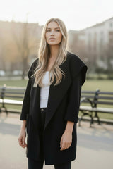 🖤 NUIT URBAINE – La veste à capuche oversize au style affirmé