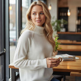 🤍 NEIGE SUBLIME – Le pull col roulé doux comme un nuage d’hiver