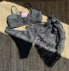 ✨ PERLA DE VERANO – El bikini floral que realza tu brillo natural