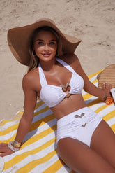 ✨ AMOR INTENSO – Bikini moldeador blanco con detalle corazón icónico
