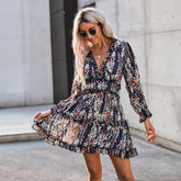 Vestido de flores azules con volantes y espalda abierta