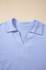 Ensemble polo à manches chauve-souris et short à cordon de serrage bleu ciel à rayures