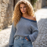 Pull bleu à rayures et manches bouffantes