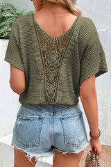 Textured t-shirt with patch in lace green guipure foam