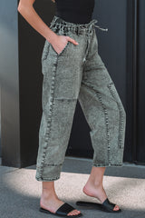 Pantalon en denim gris délavé à l'acide avec lien à la taille