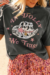 Confiamos en la camiseta gráfica en Dolly Western Fashion Grey