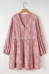 Large ruffled dress and ruffles with V -collar and floral prison with fishing flowers