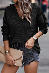 Pull à capuche noir côtelé à col en V et épaules tombantes