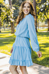 Light blue mini-low-collar and long sleeves with ruffles and ruffles